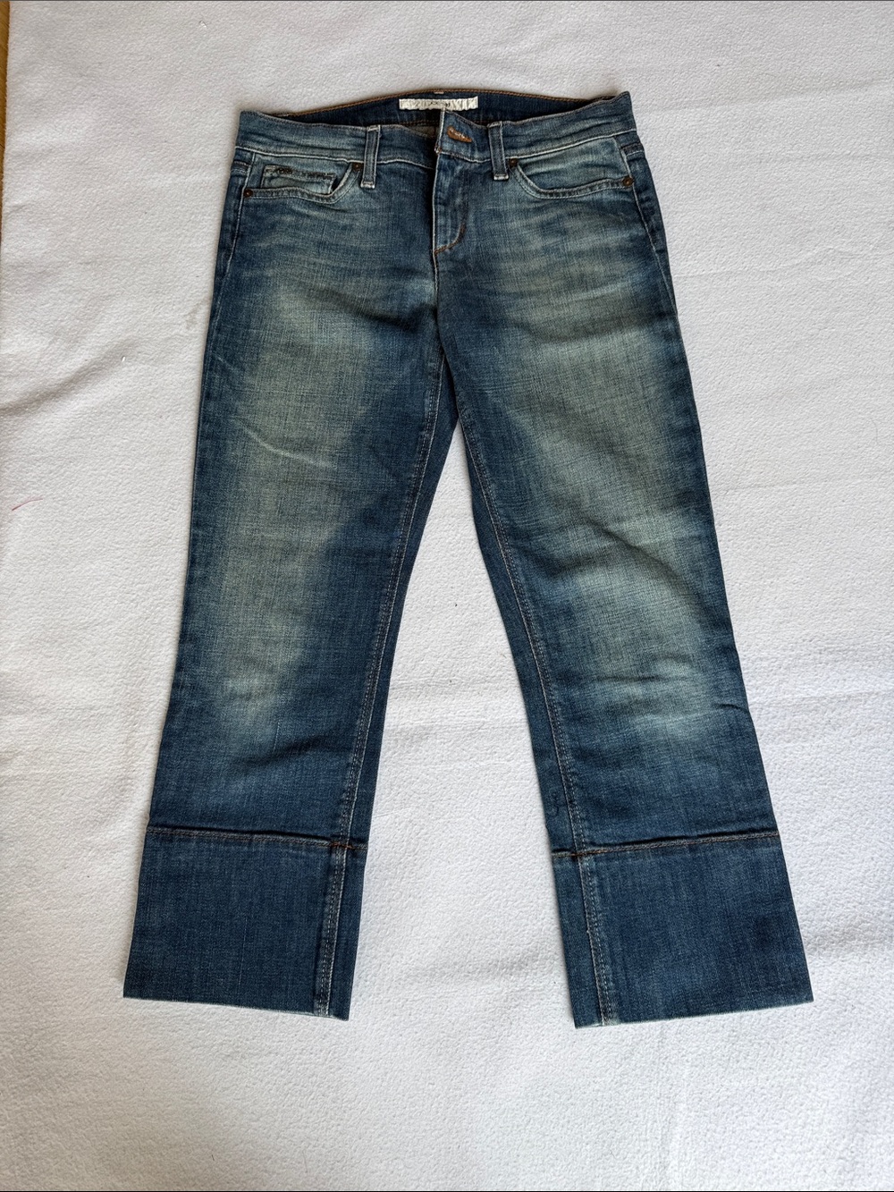 Joe's Jeans cropped Jeans Capris Faded Blue 27”x23”.
